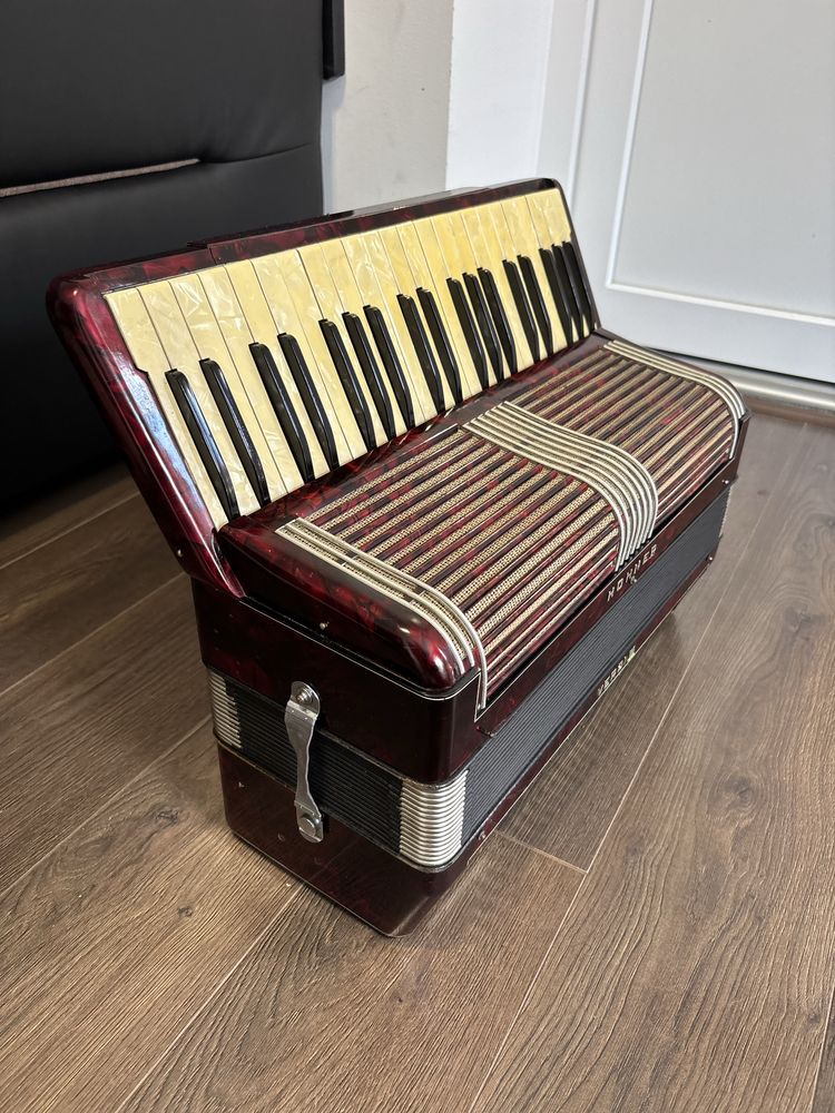 Acordeon Hohner Verdi 3 cu 120 de basi vergea