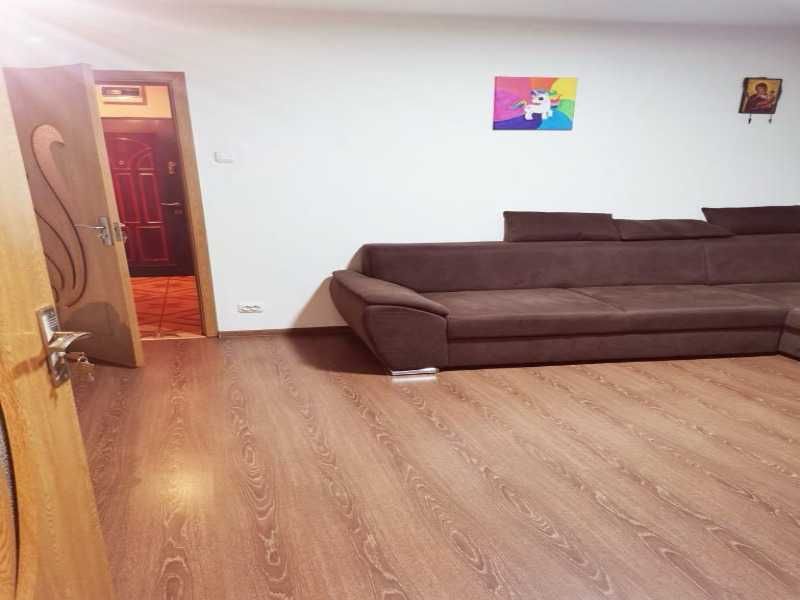 Apartament 2 camere, mobilat & utilat - 50 mp - zona Tractorul, Brașov