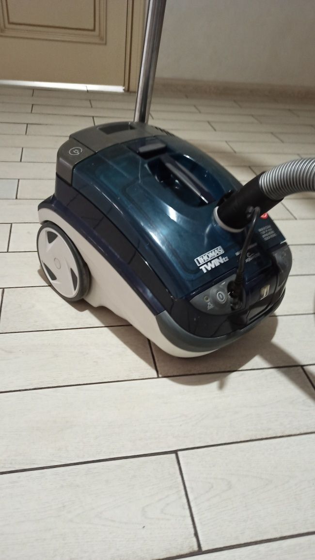 Продам моющий пылесос Thomas (Томас) Twin tt