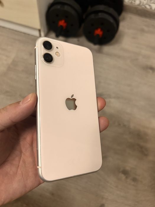 Айфон 11 128гб.