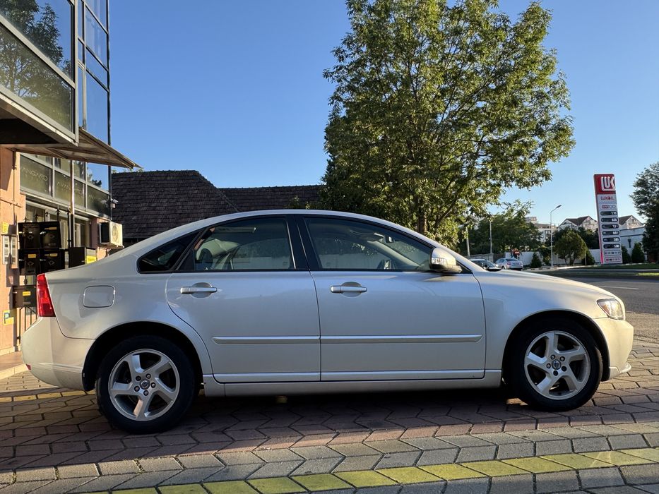 Volvo S40-motor 1.6-114 CP-stare foarte buna,recent adus din Germania!