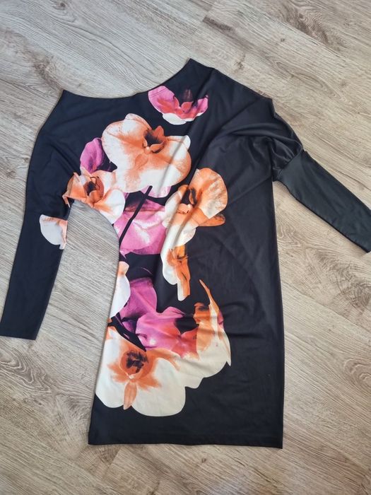 Рокля с паднало рамо С размер