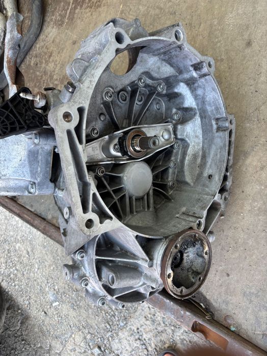 Скорости голф 5/vw cady 2.0SDI