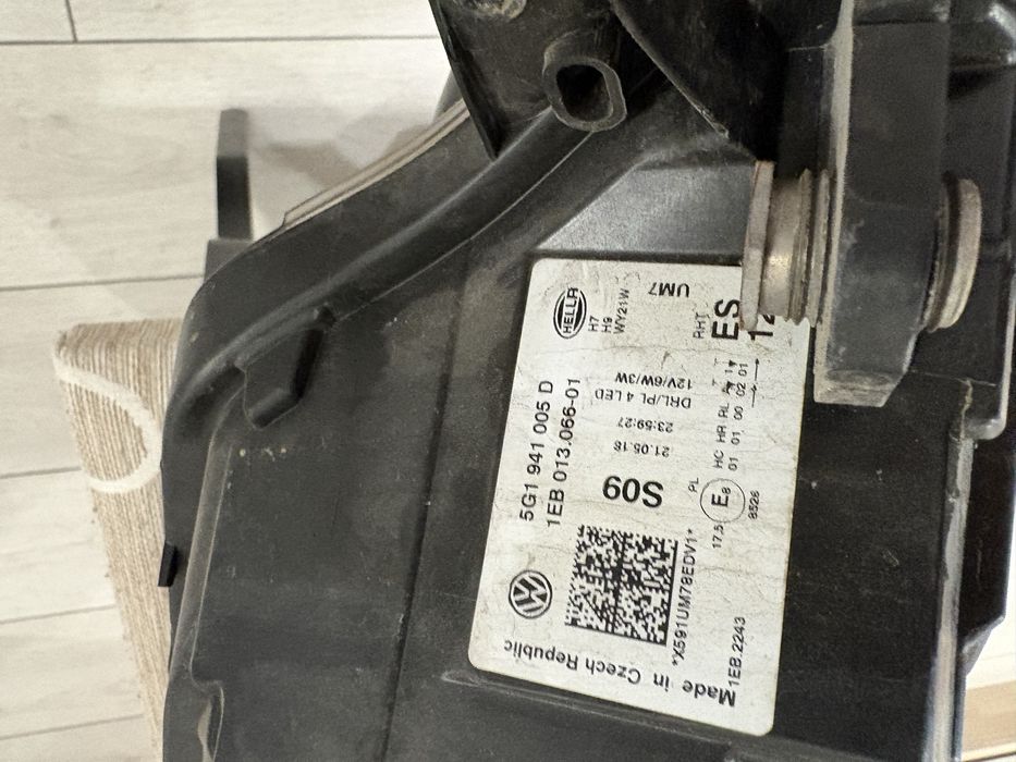 Carenaj bara usa stanga fata original golf 7.5 cititi anuntul