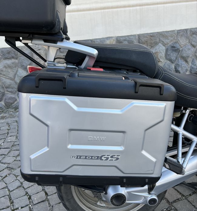 BMW R 1200 GS ( 62.000 Km cu carte service si cu raport CarVertical)
