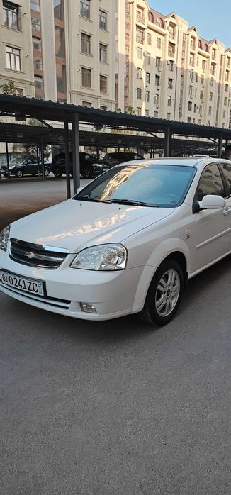 Автомобиль chevrolet lacetti 1.6l