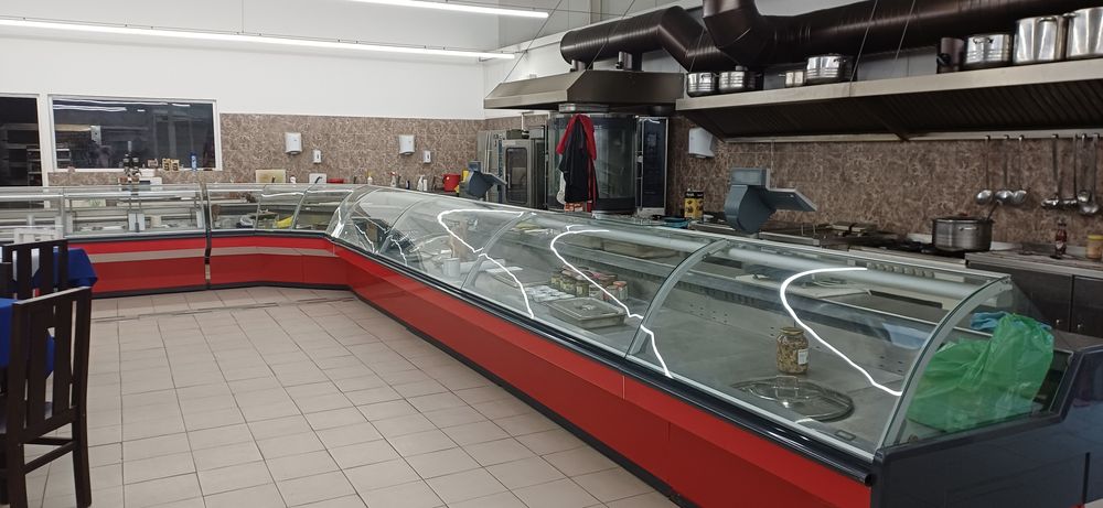 Комбинирана хладилна витрина плюс централа с външно захранване