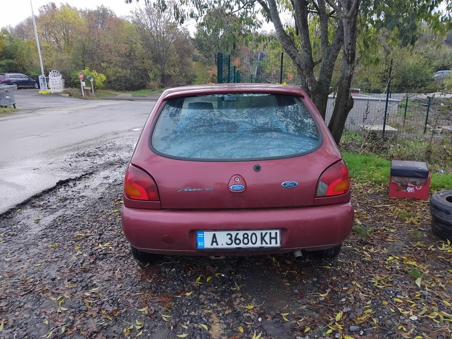 Продавам 2бр       Форд феста 14 бензин