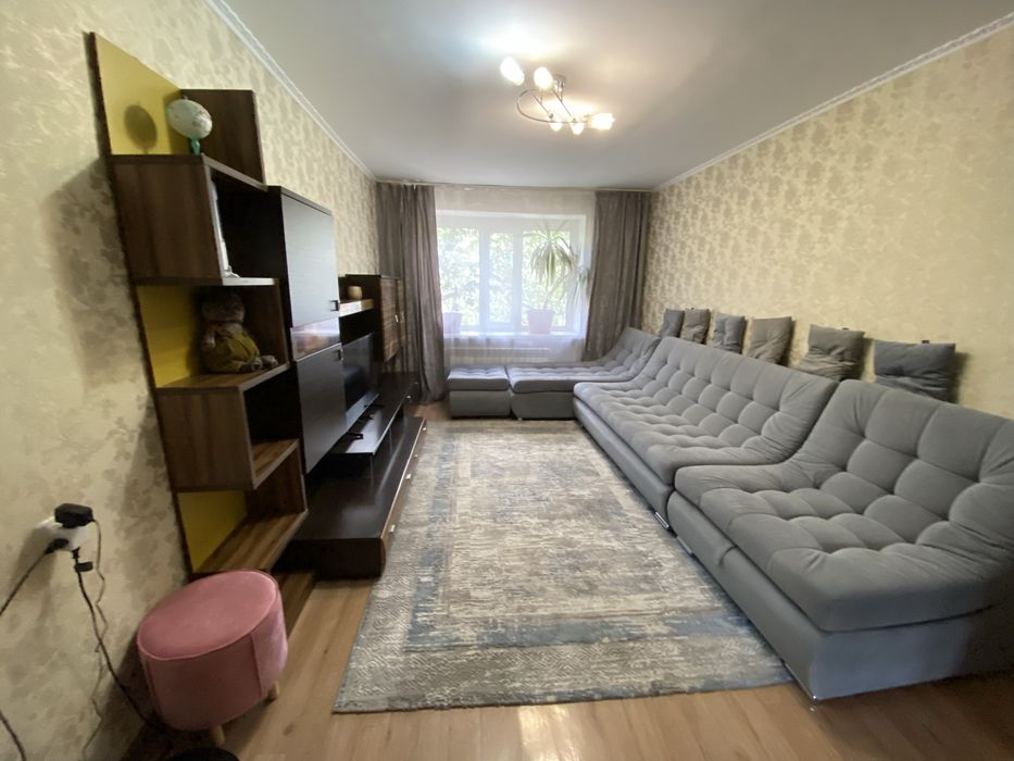 Продам трехкомнатную квартиру