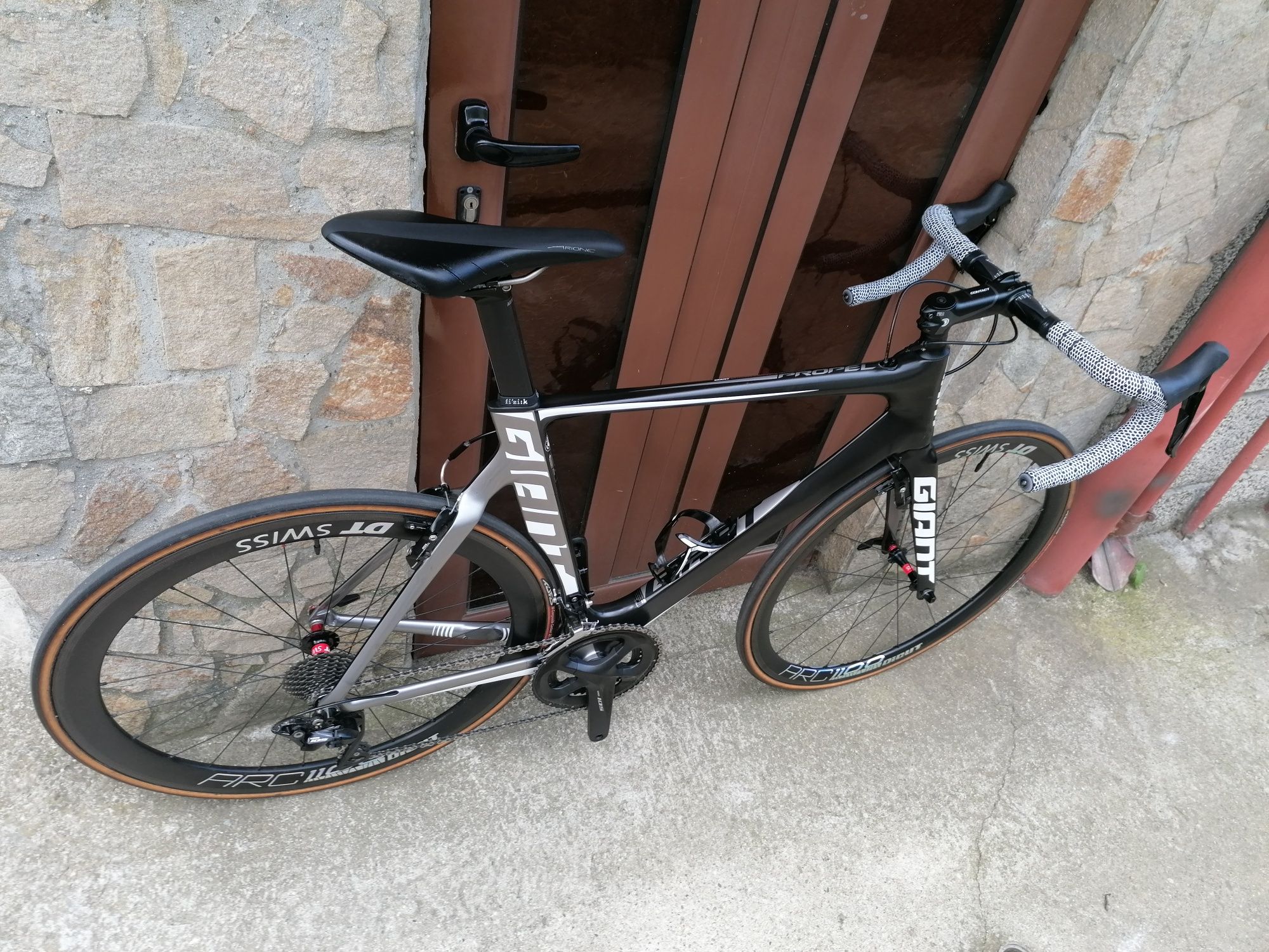 Шосеен GIANT Carbon, Shimano 105, скорости 2 * 11