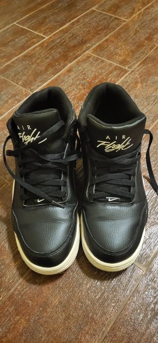 Vând papuci sport Nike Flight