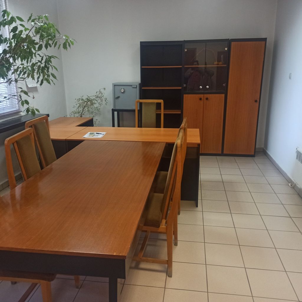 Дава се под наем Офис в Казанлък - 30 кв.м за 122.4 € - Снимка #3