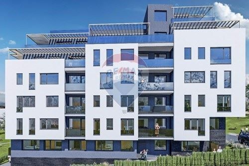 Тристаен апартамент за продажба в кв. Изгрев Т3773