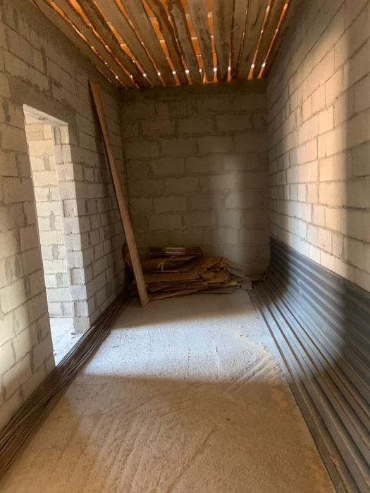 Продам дом  недостроенный