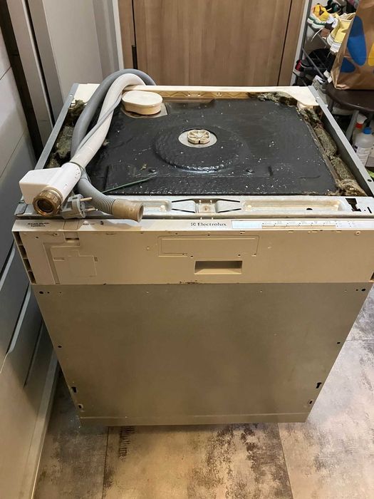 Съдомиялна машина за вграждане ELECTROLUX ESL65070R XXL - с повреда