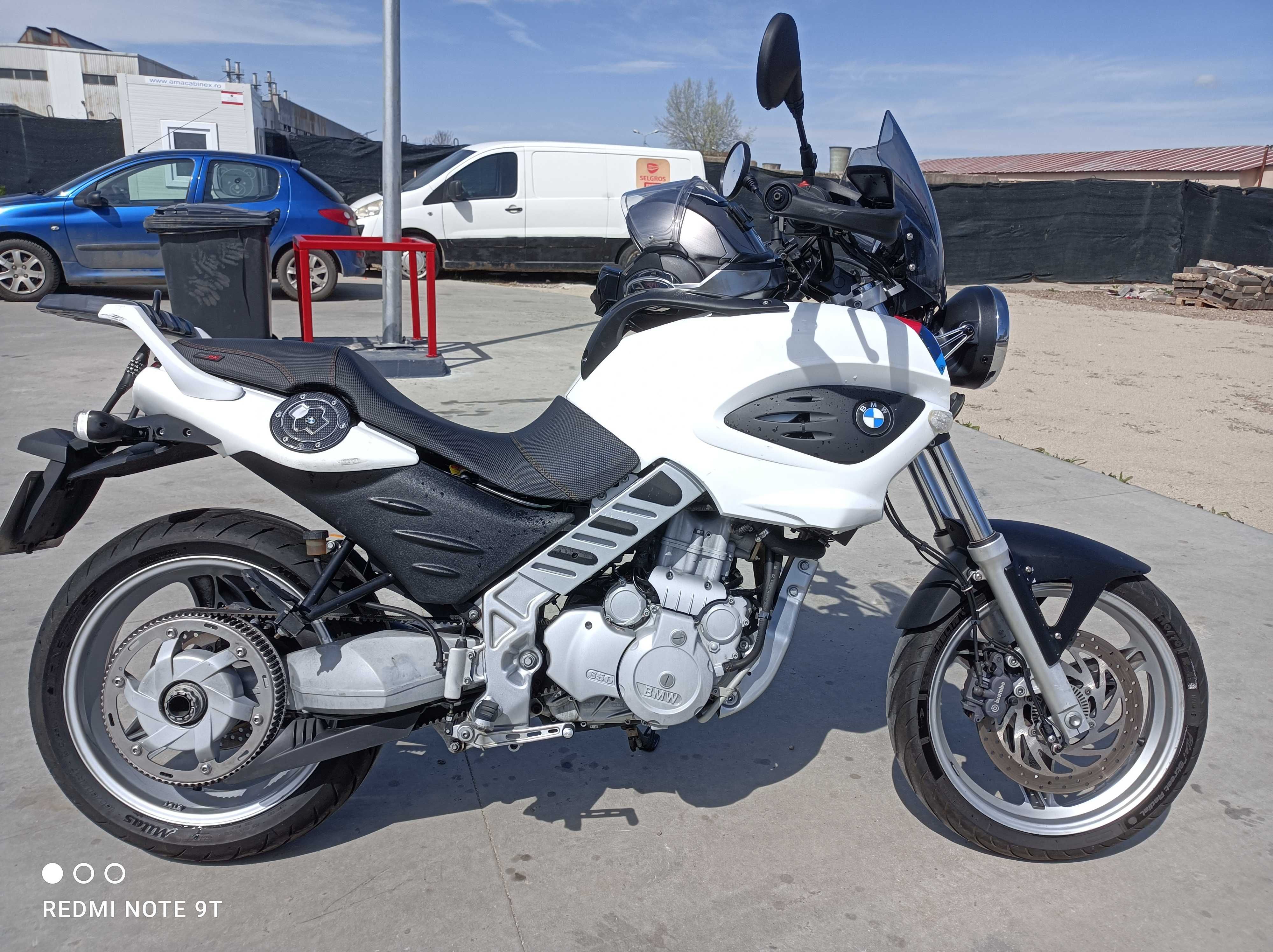 Schimb motocicleta BMW F650CS cu rulota(1000eur)