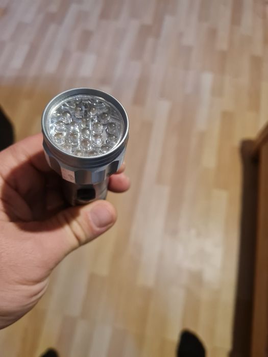 Vand schimb lantrnă cu leduri