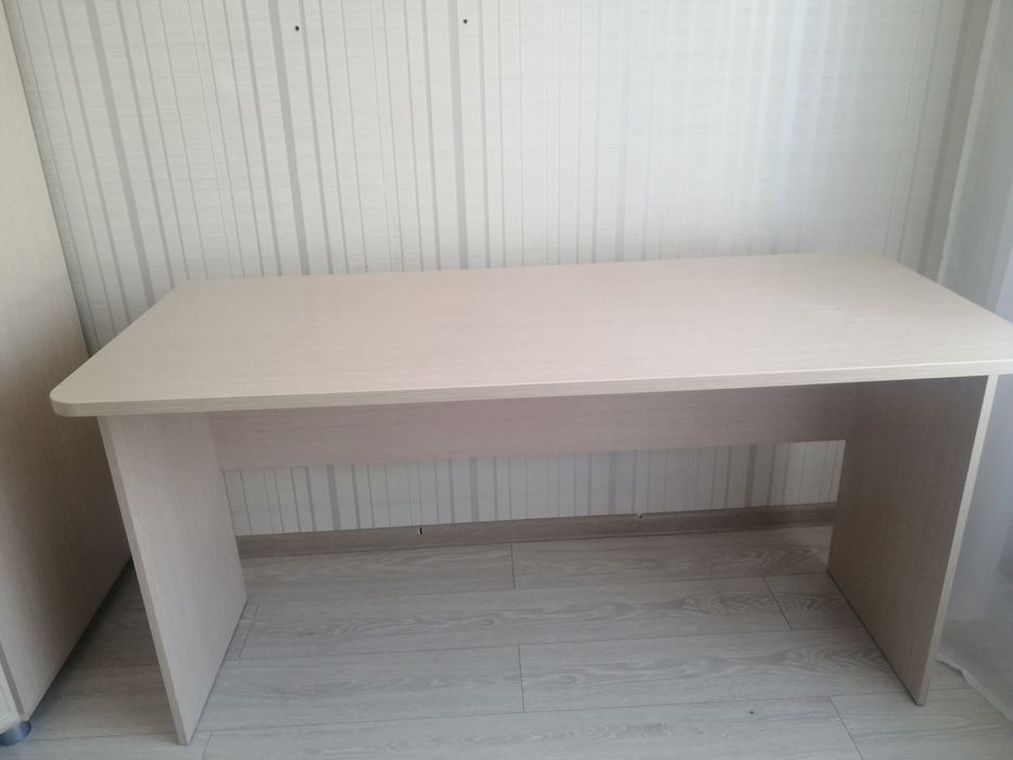 Стол офисный цвет бежевый