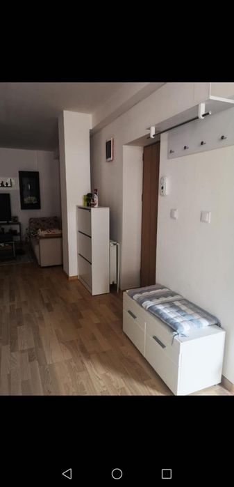 Închiriez apartament 2 camere- Carpaților+parcare