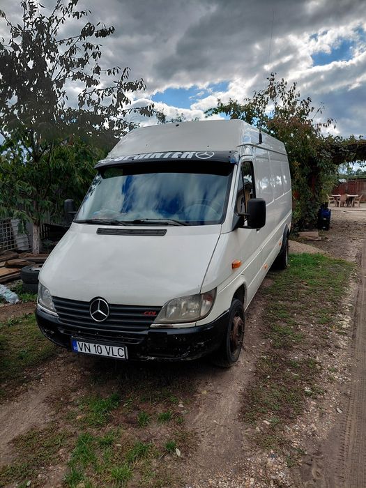 Vând sprinter 413