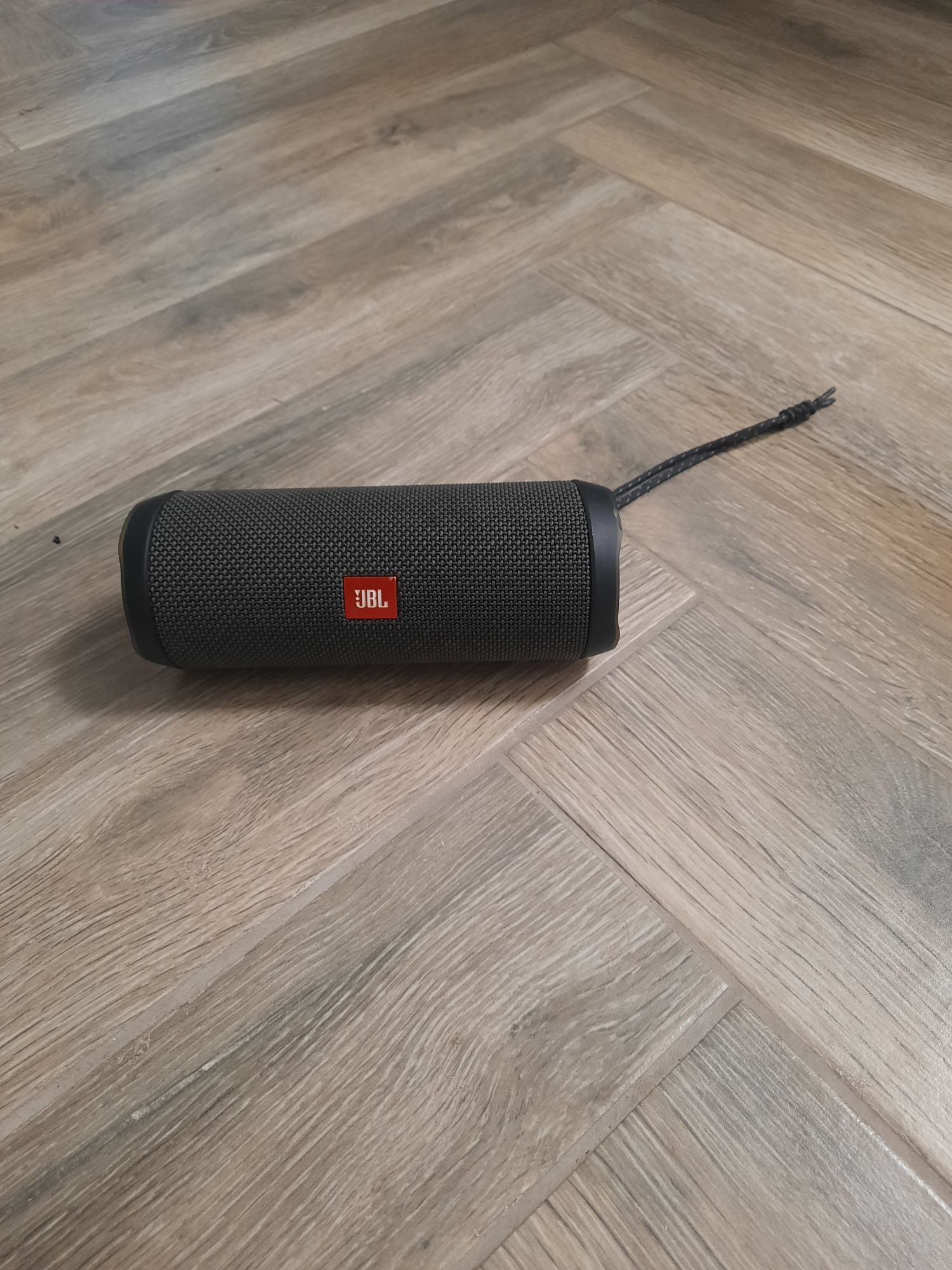 Jbl flip essential 2+2 ani garanție