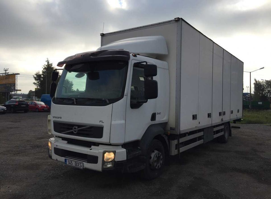 Camion VOLVO FL II - dezmembrari / piese camioane