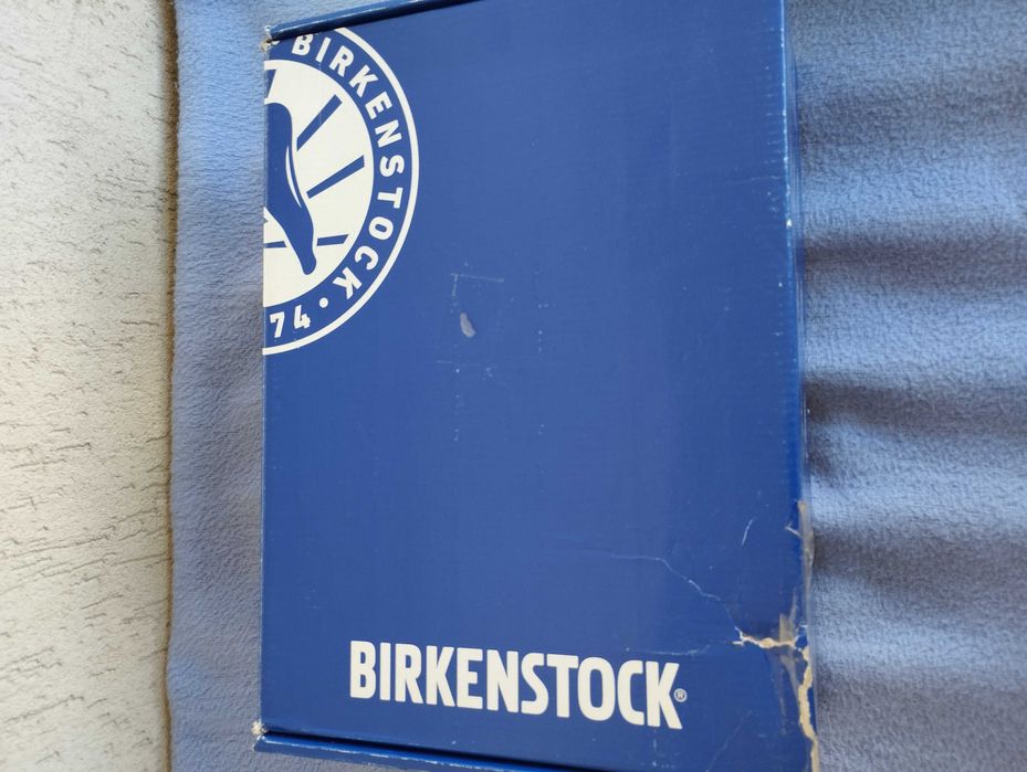 Нови обувки Birkenstock.
