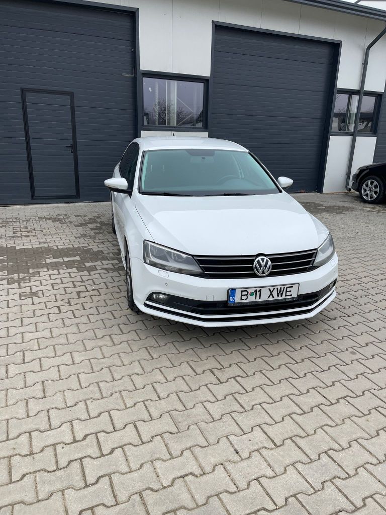 Vând Volkswagen Jetta în rate