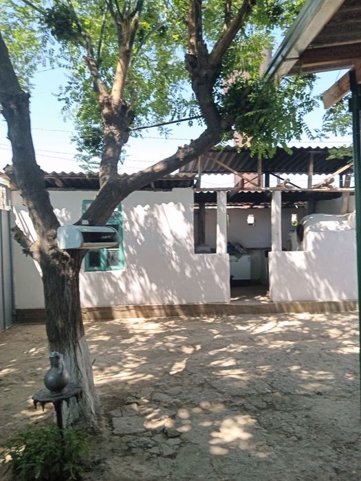 Продаётся дом в сельской местности.Уй сотилади Бука туманида.