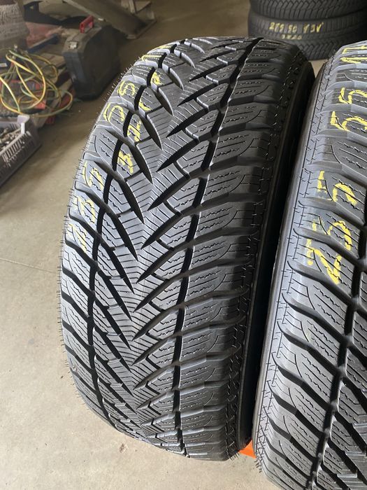 Anvelope iarna 235/55/17 Goodyear Ultra Grip Wrangler 235 55 17 R17