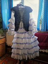 Продам Казахское национальное платье в комплекте с камзололом.