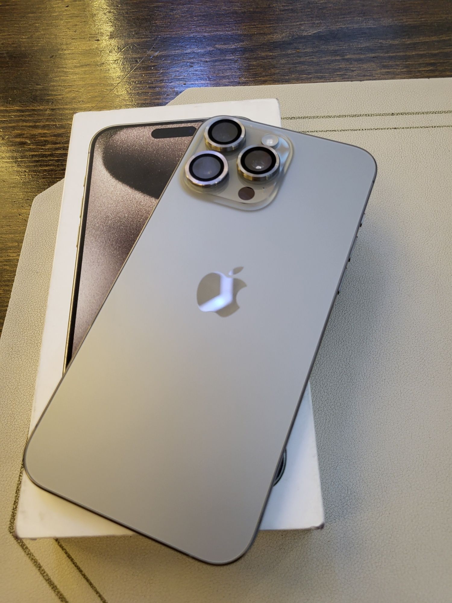 Продам iPhone 15 Pro Max 1TB новый почти