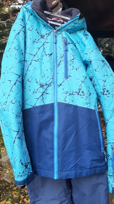 Costum schi/zapada 10 ani