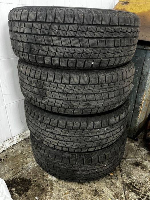Продам комплект зимней резины