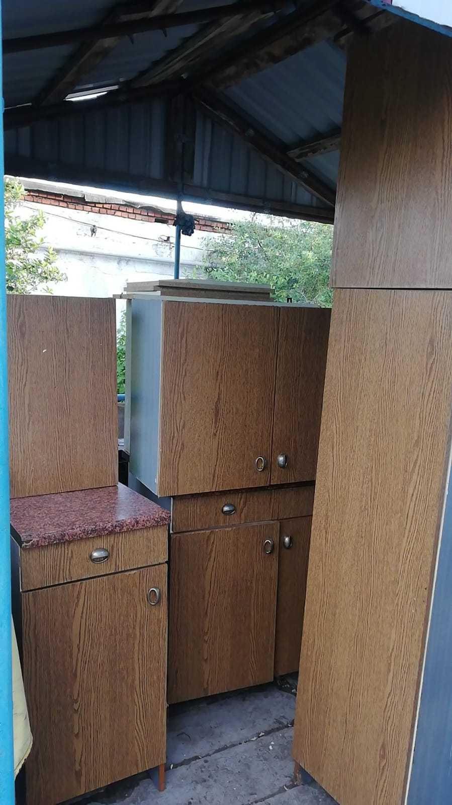 продам мебель на кухню