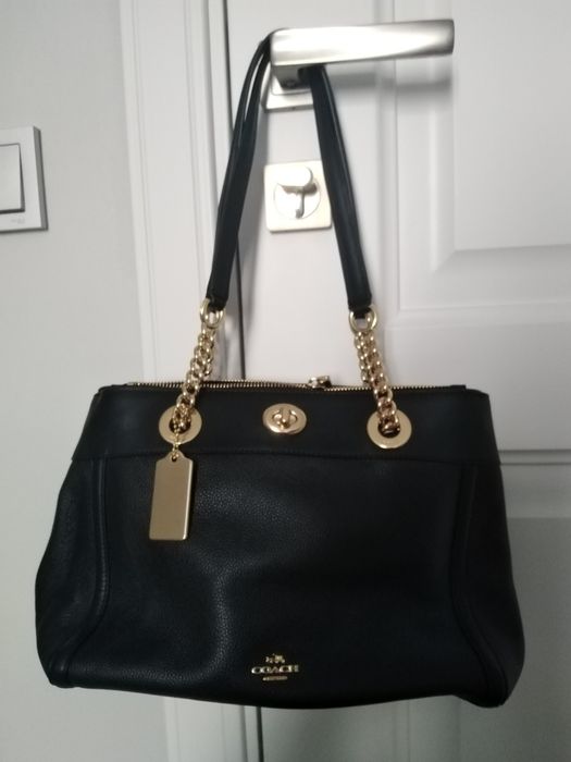 Сумка COACH новая, кожаная, три отделения