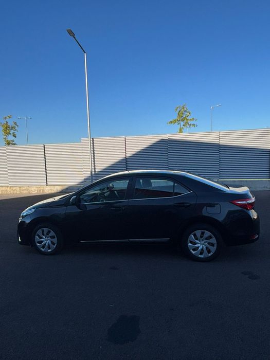 Vând toyota corolla