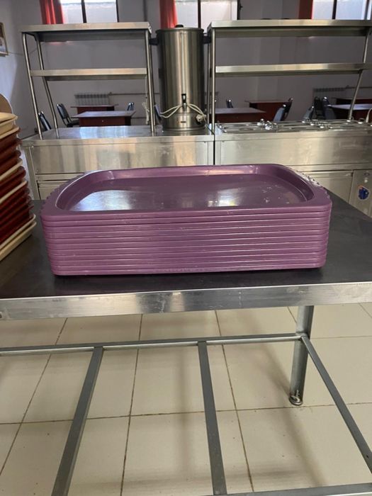 Разносы для еды (подносы)