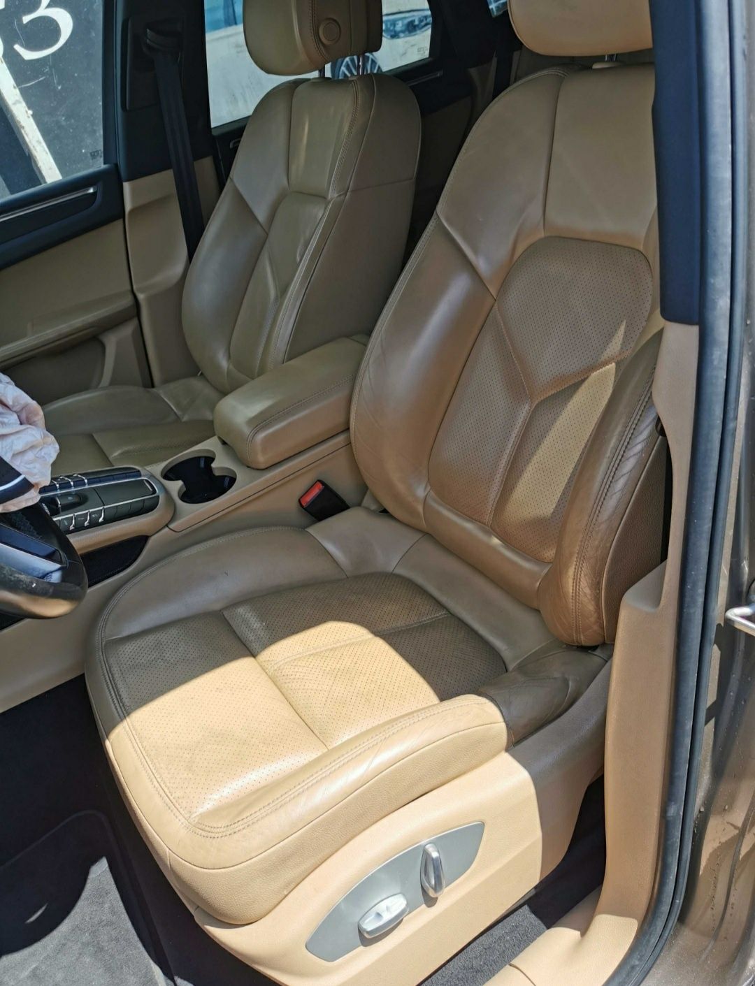 Dezmembrez PORSCHE macan interior complet volan stanga