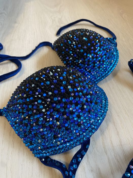 Costum Bikini Fitness – stare impecabilă, cristale Xirius