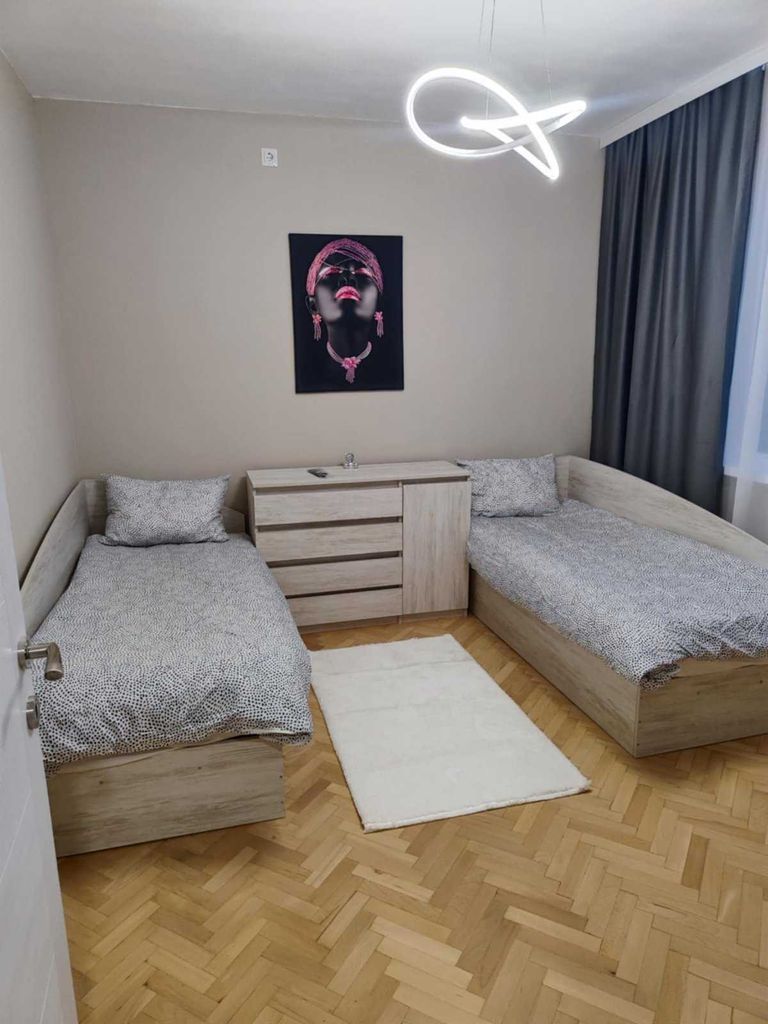 Дава се под наем Тристаен апартамент в Казанлък - 100 кв.м за 382.5 € - Снимка #6