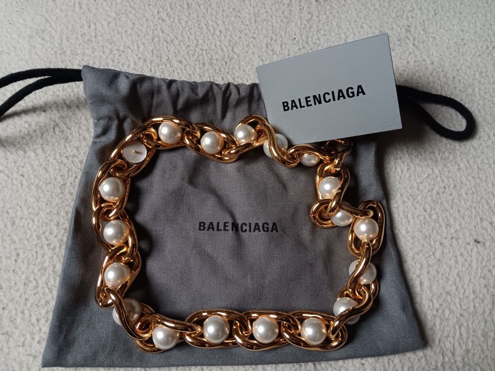 Колие Balenciaga - с дефект