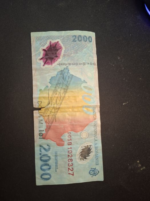 Vand bancnotă de 2000 de lei cu eclipsa   (originala)