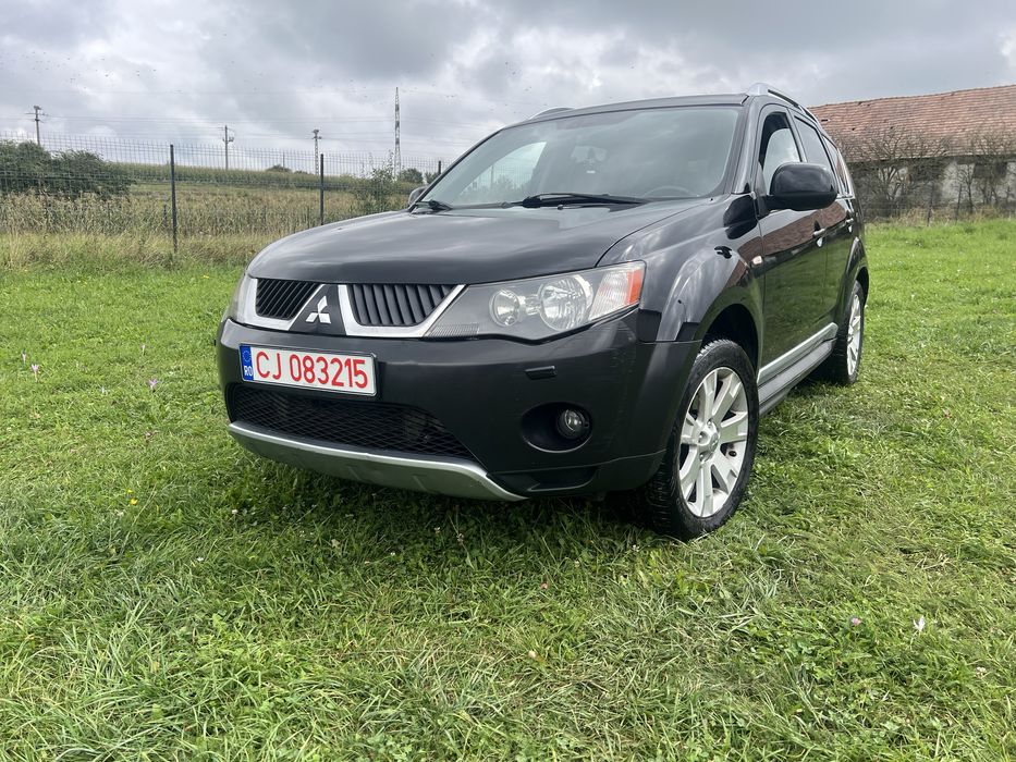 Vand mitsubishi outlander 7 locuri!!