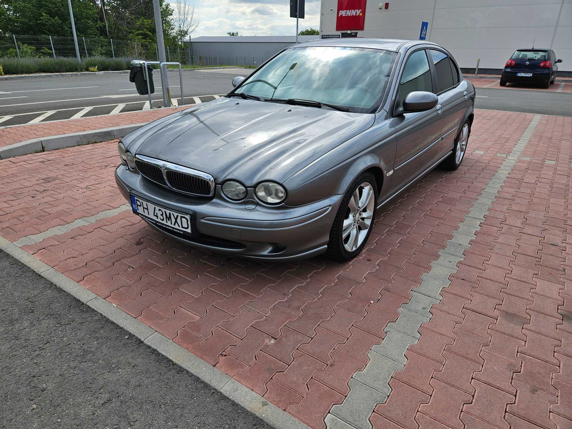 Vând Jaguar X-Type 2008 avariat în spate