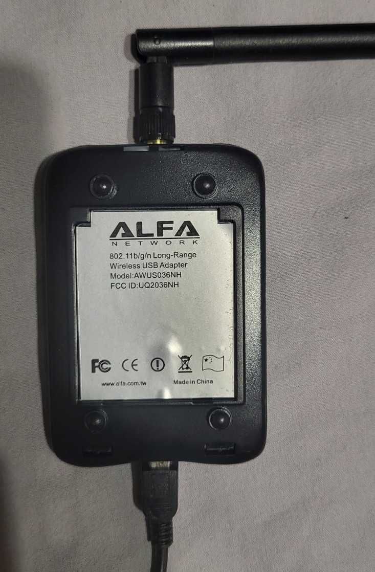 2 книги за Kali Linux + ALFA AWUS036NH (антена + драйвър диск)