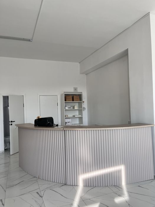 Продаю срочно ресепшн