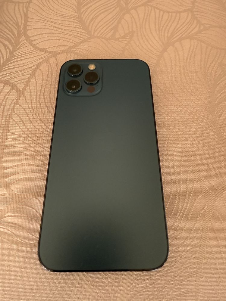 Продавам IPhone 12 pro 256 GB Pacific Blue