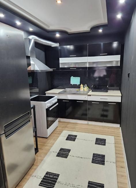 Дава се под наем Тристаен апартамент в Пловдив, Кючук Париж - 90 кв.м за 600 € - Снимка #2