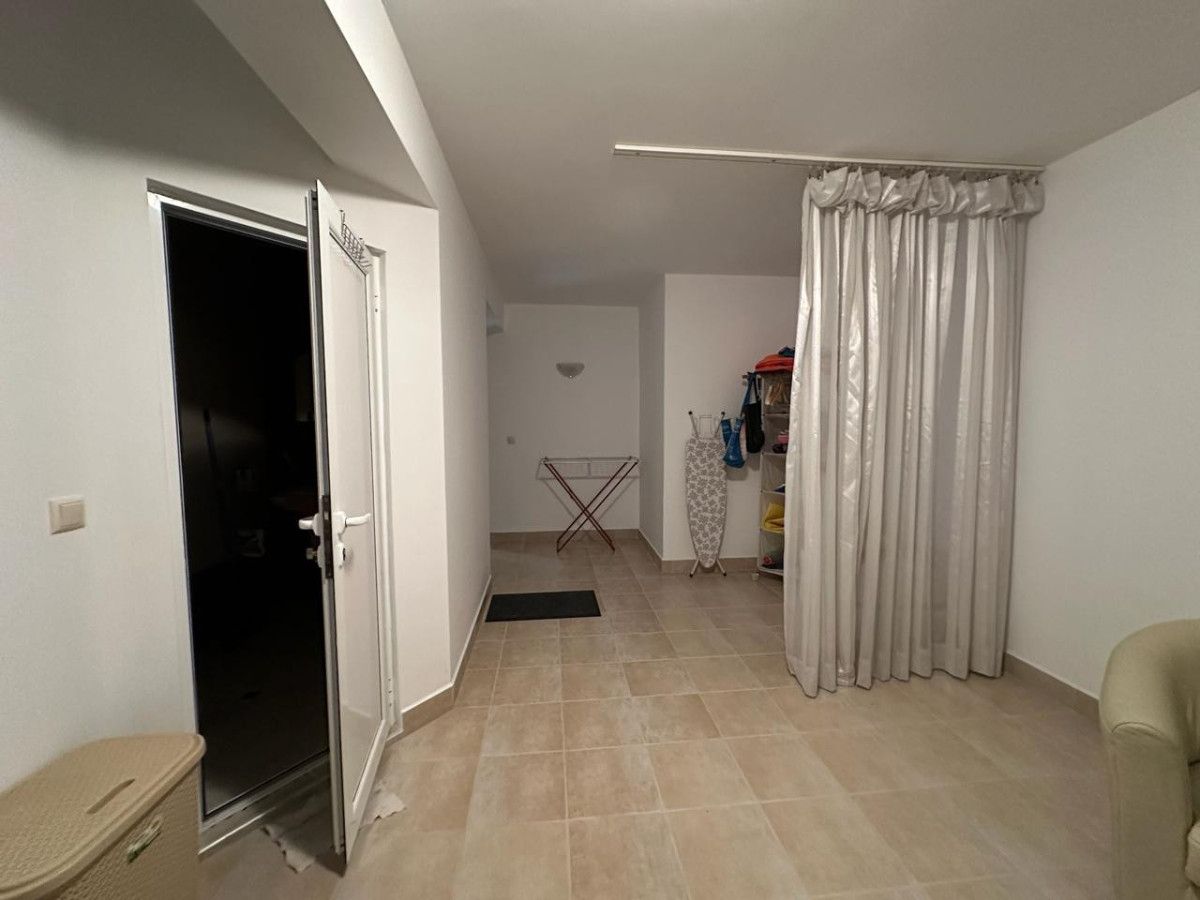 Продава се Тристаен апартамент в Поморие - 91 кв.м за 1868 €/кв.м - Снимка #16